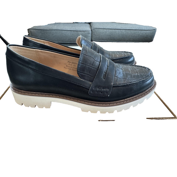 Journee Collection Kenly Shoes Womens Size 8.5 Black Loafers Croc Embossed Sole - Picture 4 of 12